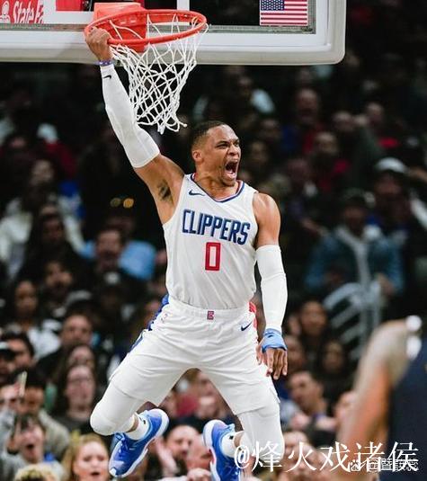 鲍威尔：我们绝不会轻言放弃，球队的反弹必须从防守端开启