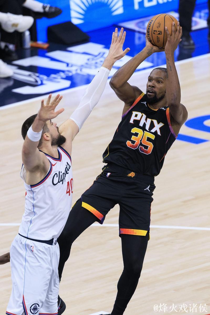 雷霆末节击溃火箭收获5连胜 SGA20分杜兰特19+7