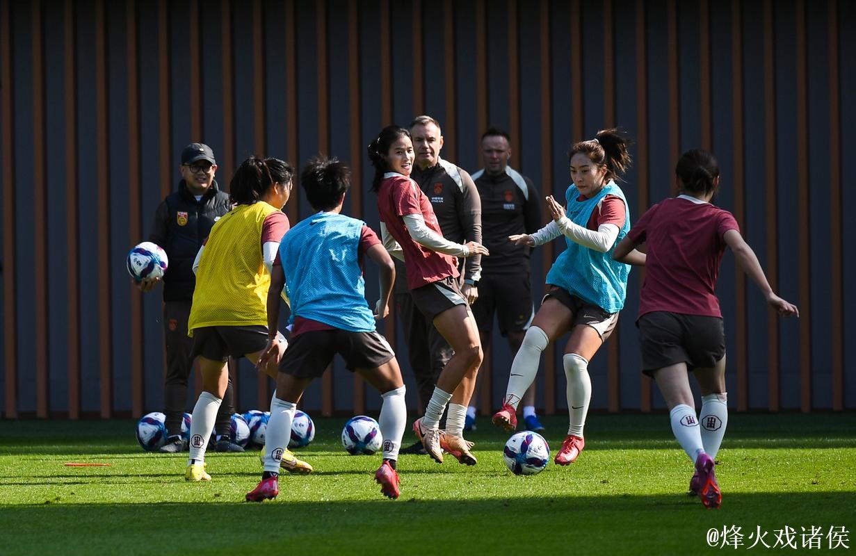 中国女足深圳集训 重塑信心备战亚洲杯 中国女足深圳集训 重塑信心备战亚洲杯
